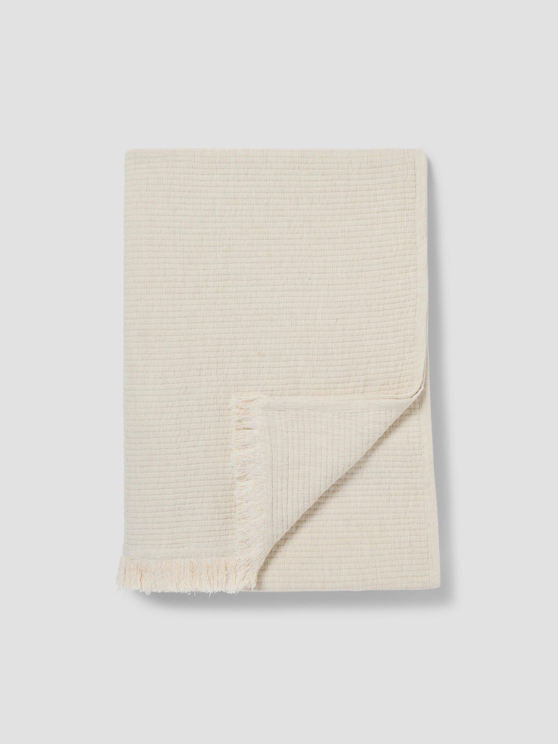 COTTON-TEXTURED-THROWOATMEALMain_9fe5b092-1cb6-46e4-aa89-f26cdf70e27b